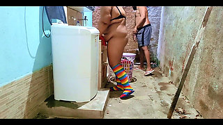 (amateur) Stepfather Fucks His Stepdaughter in the Backyard and Cums Twice in Her Mouth.