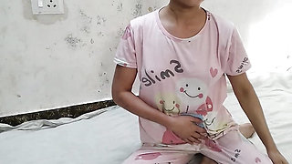 Little step sister ko nanga karke bathroom me pel diya