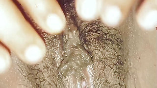 Miss Gita aunty exposed at home after bathing