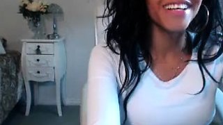 Big boob brunette masturbates on webcam