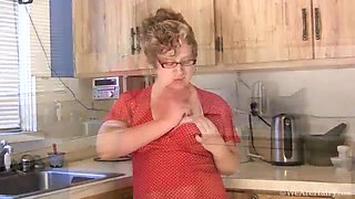 Josey gets busy in the kitchen - WeAreHairy