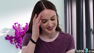 Lesbian babe lincking her teenage roommate