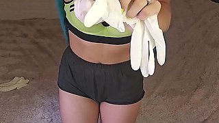 Smelling Everything with Sweaty Mommy and Wet Gloves Mia Niqab
