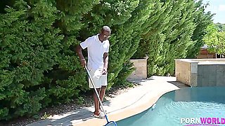 Lola Taylor In Pool Cleaner And Golf Instructor Dp Blonde