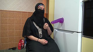Saudi Arab Cuckold Wife Wants Big Dicks