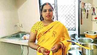 Desi Bhabhi Fucks Neighbor Boy in Kitchen - Hardcore Homemade Indian Sex