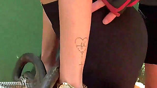 Having Sex with a Girl at the Gym