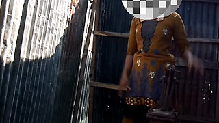 Bangladeshi Viral 2025 Young Girl Boobs Bathing Showe
