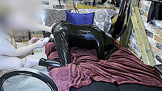 Fisting Former Wife Turned Latex Fucktoy