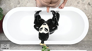 Latexdoll Handjob