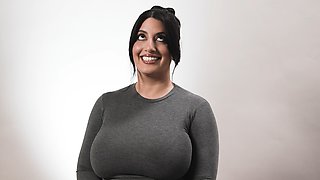 Chubby brunette Sarah Arabic plays with her favorite sex toy to orgasm