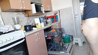 Sexy Naked Stepmom in the Kitchen Amateur Wife Does Housework Naked.