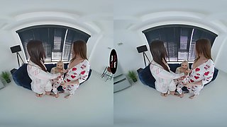 Ariana Van X, Kylie Green VR Porn: Pajamas Party - VirtualTaboo