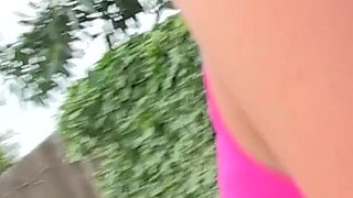 Hanna Shaw flashes out her boobs