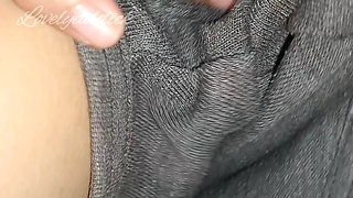 Naglaro Ang Aunty Habang Naghihintay Sa Asawa.