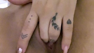 Masturbation close up Tamara big clit