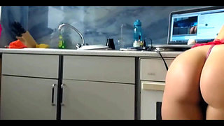 Babe Sexydea Squirting on Live Webcam