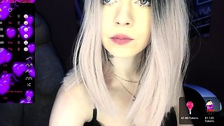 Amateur Webcam Cute Teen Plays Solo