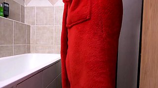 Curvy old lady Goldie gets hot and horny in bathroom