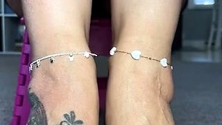 Linsey Dawn solo foot fetish