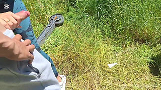 Victoria Arias and Vampirosa Looking for ships in the countryside