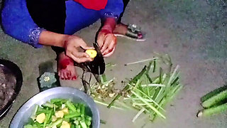 Deshi Bhabhi Tasneem Gets Fucked Hard in Outdoor Doggy Style - HD Desi Sex