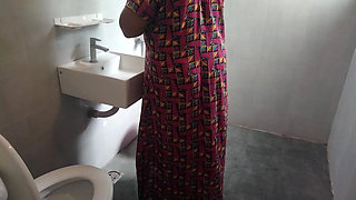 Chubby Aunty Hot Bathing
