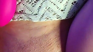 MILF Pussy Ready to Be Penetrated