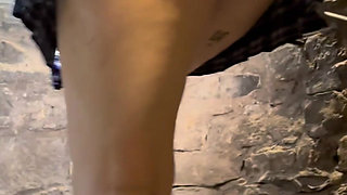 Visite Du Chateau Avec Plug Micro Jupe Et Seins Visible