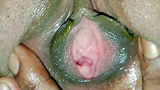 My sexy bhabi fucking oil she very happy 🥰