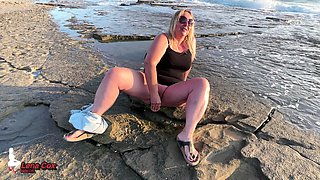 Lena Cox - Squirting Masturbation at the Beach