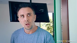Tipping The Driver With Tegan James, Keiran Lee - Brazzers