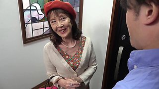 She Is Still Active! Grandma Who Would Eat up Her Own Descendants Vol. 4-3