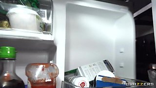 Kenzie Chooses Dick Over Dishes With Kenzie Taylor, Seth Gamble - Brazzers