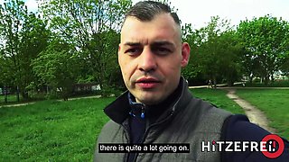 Skinny Milf gets her pussy wet at Public Park!! - Hitzefrei