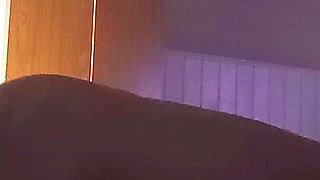 Hijastra Joven Con Su Vagina Peluda Sintiendo La Polla De Papi Hasta Tener Su Orgasmo. Le Encanta Jugar Con Su Padrastro