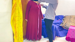 (Indian Darji) Tailor ne Badi Gand wali Ayesha Aunty ko Thapa Thap Choda - Desi Big Ass Aunty Fucked By Tailor in Shop (Part-2)
