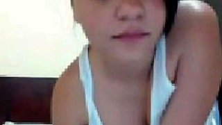 Filipina Webcam Girl Fingering Herself