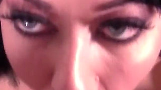 Fitness Model Beauty Sucks a D