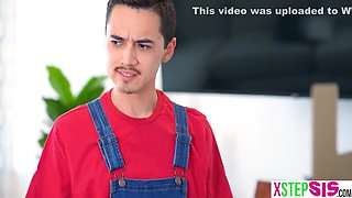 Bianca Bangs, Petite Teen And Petite Girl In Haunted Castle With Boo Holes With Stepsister And Bff Inside