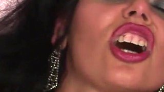 Hot Brunette fisted from sexy Kissy