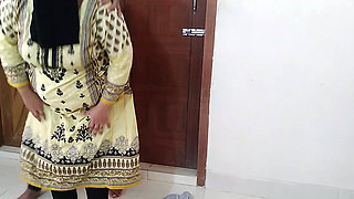 While Ayesha Bhabhi Is Sweeping Her Room, Devor Comes & Gives Her Ass Fuck - Pakistani Muslim Hijab Sex