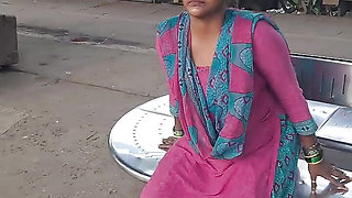 🥵INDIAN TRAIN Hot Indian Nabour Girl Sucking Dick So Good And Recieve Warm Cum In Mouth