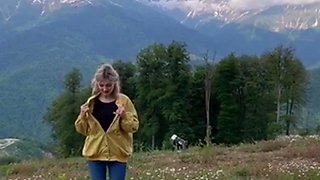 amateur blonde solo webcam