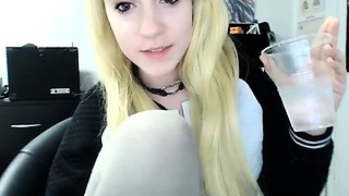 Blonde Teen Solo Masturbating On Webcam