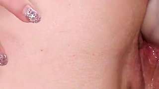 Agatha Delicious Vs Carmen Valentina