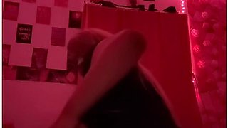 Curvy freak puts on a wild twerk show