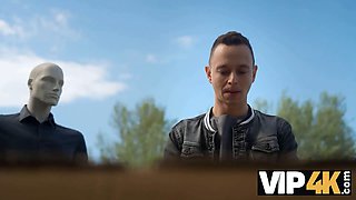VIP4K. Love Object