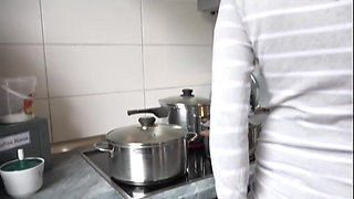 In This Shared Flat, Things Get Down to Business Without Any Problems