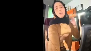 Horny muslim girl ka standing pose mai hard sex or cum facial video